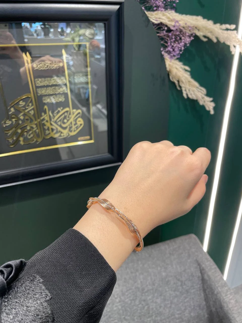 دستبند امگا