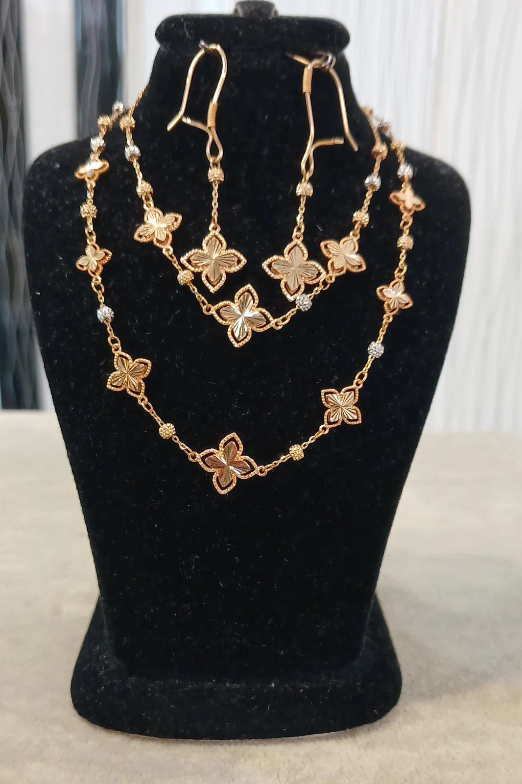 سرویس گل چهار پر، تصویر 4