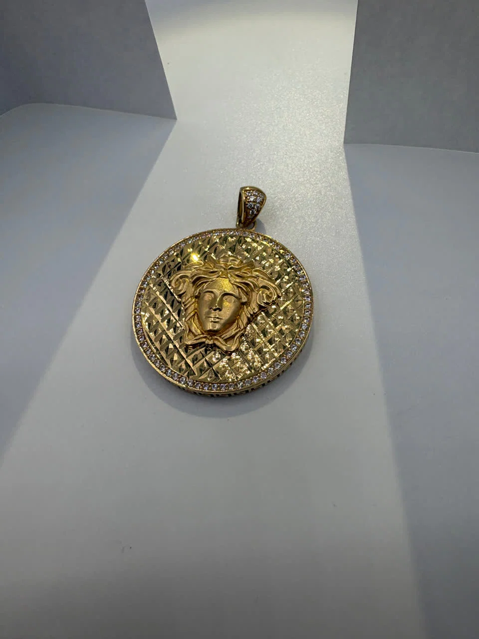 آویز ورساچه (کسر نگین)