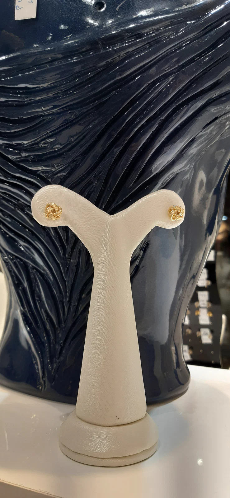 گوشواره میخی
