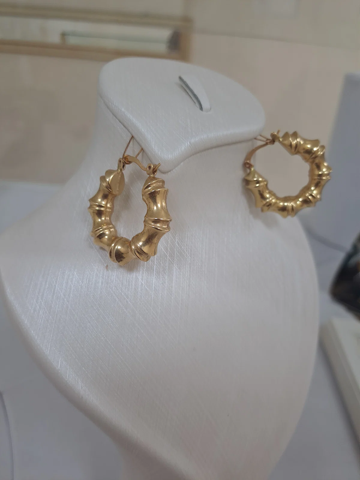 گوشواره بزرگ