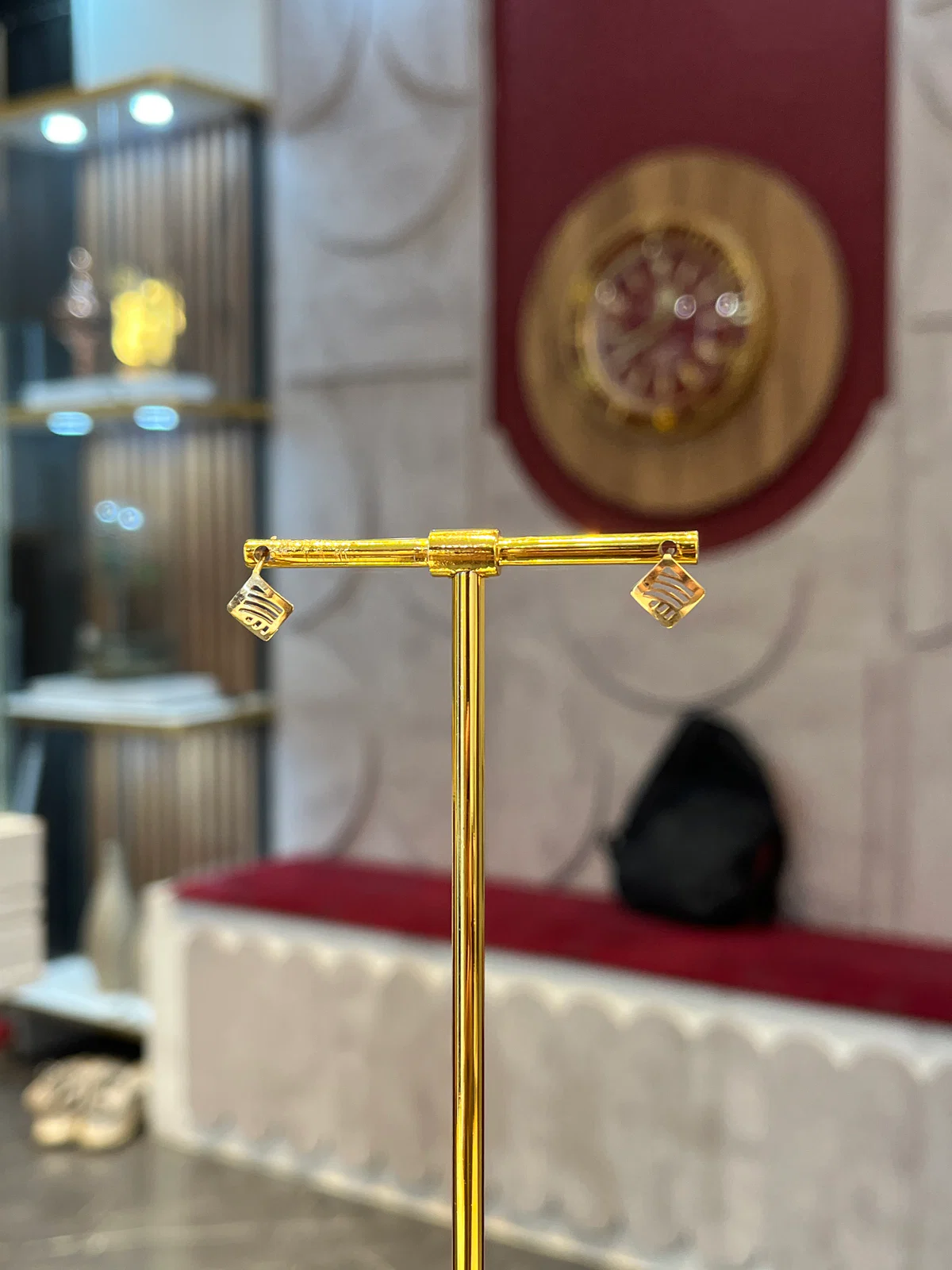گوشواره میخی